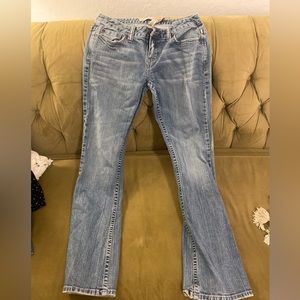 Low rise light wash jeans